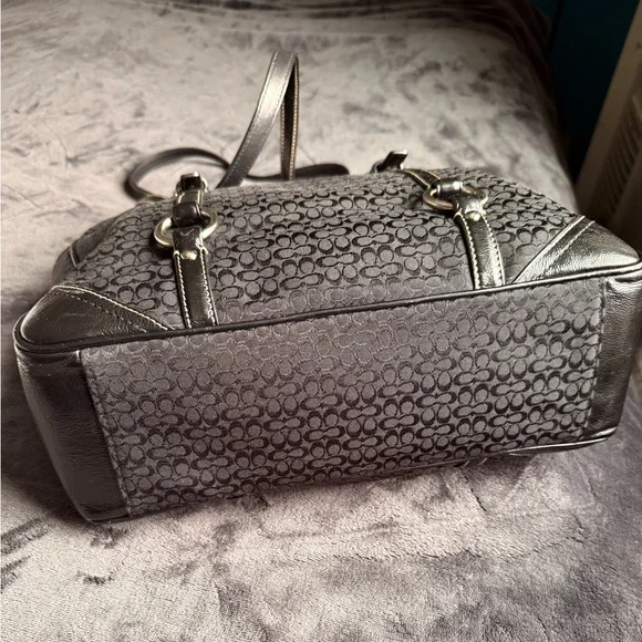 Coach Signature Gallery Jacquard Black Tote Purse Carryall - Picture 5 of 6